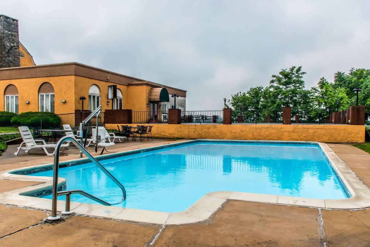 Popular attractions Area Nearby Property